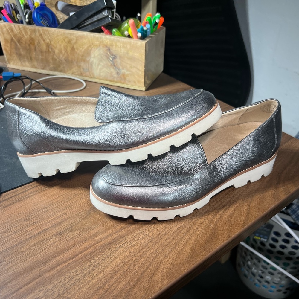 Vionic Kensley Leather Loafer In Pewter For Women's Size 9